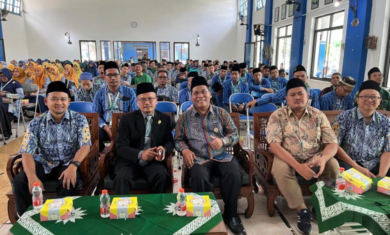Suasana Syawalan Guru Muhammadiyah Kudus yang diikuti ratusan guru se-Kota Kudus dalam kegiatan penguatan ruhul mudaris di Aula Muhammadiyah.