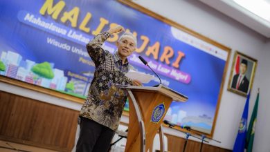 Rektor UMS Prof. Dr. Harun Joko Prayitno menyampaikan sambutan dalam kegiatan Malibujari di Auditorium Mohammad Djazman, Kampus 1 UMS, Surakarta.