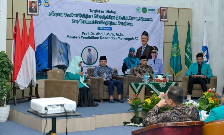 Menteri Pendidikan Dasar dan Menengah RI Prof. Dr. Abdul Mu’ti, M.Ed. menjadi narasumber dalam dialog pendidikan di Universitas Muhammadiyah Pekajangan Pekalongan (UMPP) tentang sekolah aman, nyaman, dan bermartabat bagi guru dan siswa.