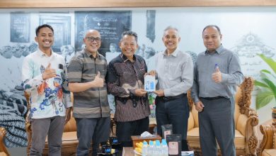 Rektor UMS menerima kunjungan Rektor UNIMUDA Sorong di ruang rektor UMS dalam agenda silaturahmi dan penguatan kolaborasi antar-PTMA.