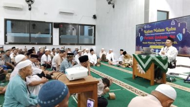 Ratusan jamaah mengikuti Kajian Malam Rabu PCM Cilacap Utara di Masjid Al-Hikmah, Cilacap, dengan pemateri Ustadz Mintaraga Eman Surya.