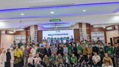 Kader MPKSDI Muhammadiyah se-Solo Raya berfoto bersama dalam acara Syawalan dan Halal Bihalal di Balai Muhammadiyah Surakarta, 10 April 2026.
