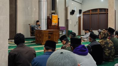 Ikhwanushoffa menyampaikan kajian tentang zakat melalui Lazismu di Masjid Taqwa Batur Banjarnegara