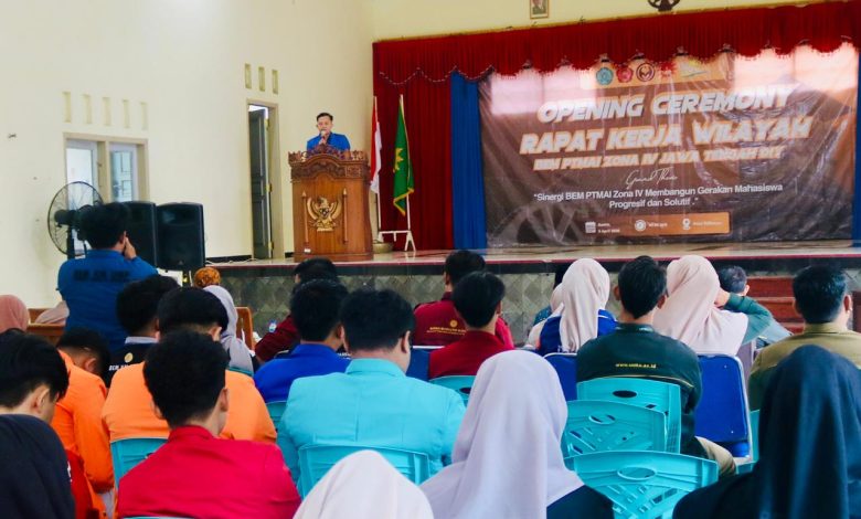 Pembukaan RAKERWIL BEM PTMAI Zona IV di Universitas Muhammadiyah Kudus yang diikuti mahasiswa Jateng-DIY.