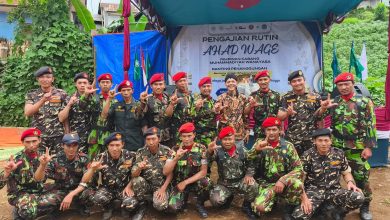 Foto bersama Ikhwanushoffa (Lazismu Jateng), Ketua PCNU Wanayasa, Ketua Cabang MTA Wanayasa, Banser, dan Satgas MTA dalam Sinergi Dakwah lintas ormas di Wanayasa, Banjarnegara.