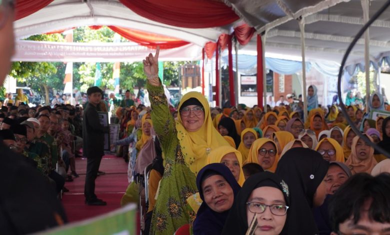 Jamaah mengikuti Hari Ber-Muhammadiyah Semarang 2026 di Genuk dengan antusias, termasuk dalam sesi lelang renovasi Masjid At Taqwa Muhammadiyah.