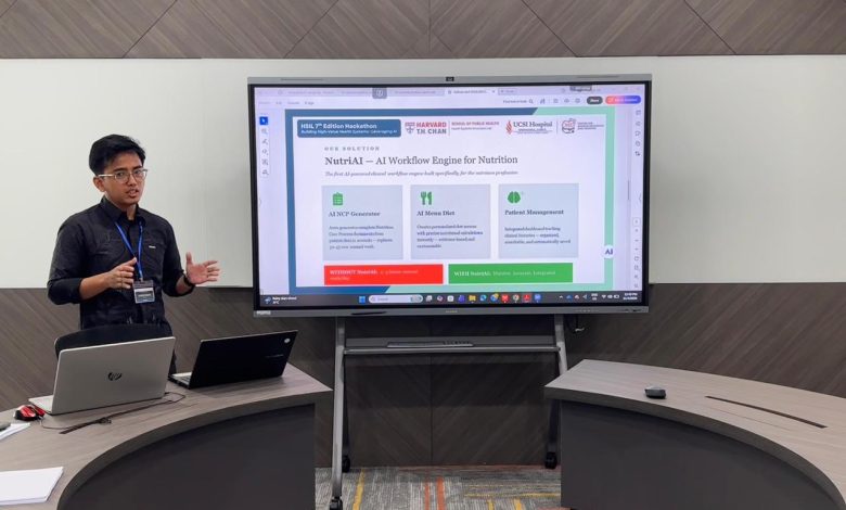Saminur Fauzan mempresentasikan NutriAI dalam ajang Harvard HSIL Global Hackathon 2026 dengan menampilkan solusi AI untuk ahli gizi di hadapan peserta dan juri.