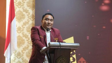 Ketua Umum DPP IMM menyampaikan sambutan pada Darul Arqam Paripurna di Semarang.