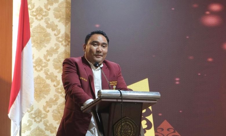 Ketua Umum DPP IMM menyampaikan sambutan pada Darul Arqam Paripurna di Semarang.