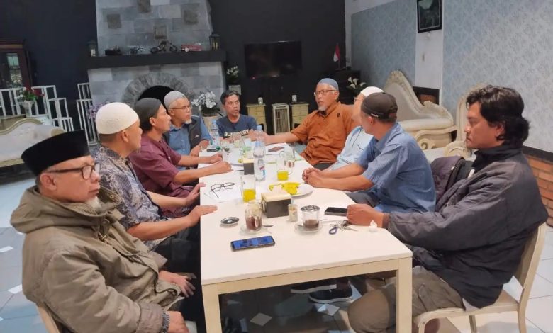 Panitia kurban PCM Parakan menggelar rapat persiapan Iduladha 1447 H untuk membahas teknis pelaksanaan dan koordinasi panitia.