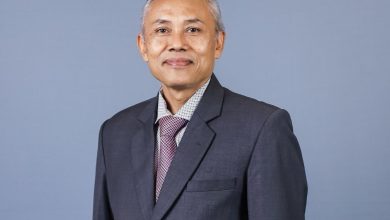 Potret Rektor ITBM-BIM Prof. Dr. Harun Joko Prayitno, M.Hum., dalam foto resmi sebagai pelengkap berita transformasi kampus modern di Denpasar.