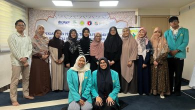 Tim dosen, mahasiswa, dan mitra internasional berfoto bersama dalam program Play-Based Fun Activities UMS untuk anak Muslim diaspora di Korea Selatan.