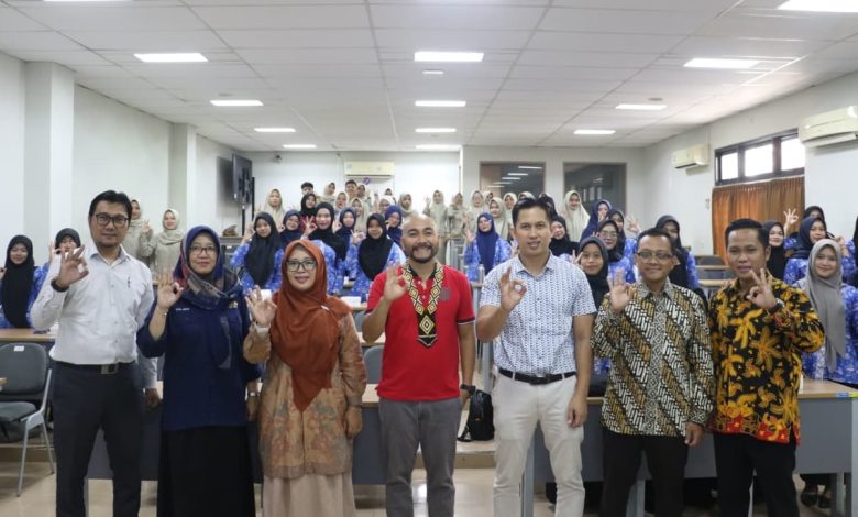 Dosen BukSU Filipina bersama pimpinan FKIP UMP dan mahasiswa PG PAUD serta PGSD dalam kuliah tamu internasional tentang pendidikan inklusi anak usia dini di UMP