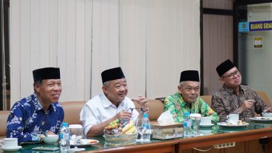 Menteri Pendidikan Dasar dan Menengah Abdul Mu’ti berdiskusi bersama pimpinan UNIMMA saat kunjungan di Kampus 2 Universitas Muhammadiyah Magelang.