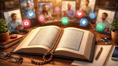 Ilustrasi realistis Al-Qur’an terbuka di atas meja dengan latar perangkat digital dan simbol media sosial, menggambarkan tantangan penafsiran agama di era digital.