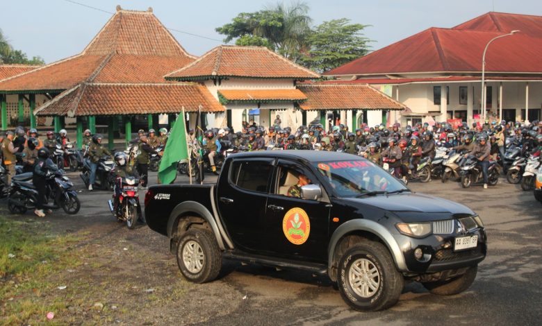 Ratusan peserta BikersMu Chapter Wonosobo bersiap mengikuti turing dakwah menuju Magelang di Terminal Mandala Wisata Wonosobo, Ahad, 19 April 2026.