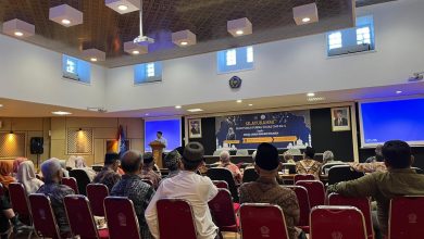 Peserta mengikuti silaturahmi Paguyuban Purna Tugas UMS di Ruang Seminar Pascasarjana Universitas Muhammadiyah Surakarta.