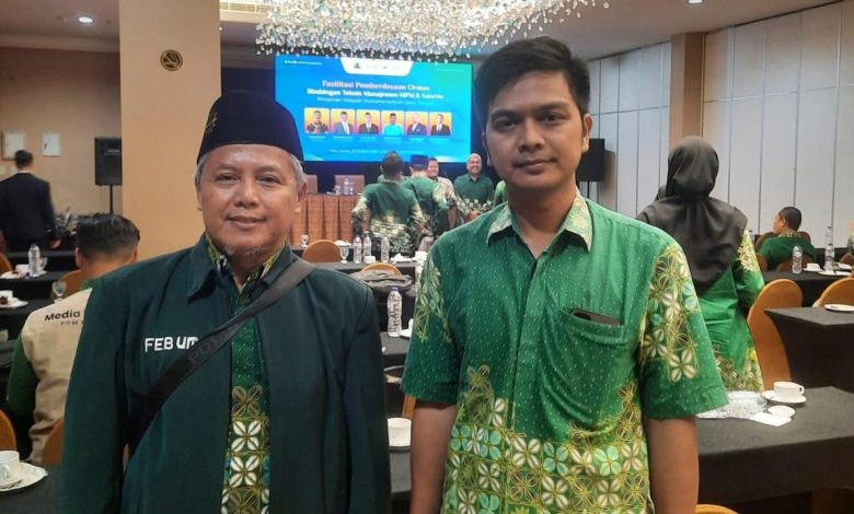 Perwakilan UMPP berfoto di lokasi Bimtek Manajemen MPM dan SatuMu PWM Jawa Tengah di Hotel Grand Wahid Salatiga.