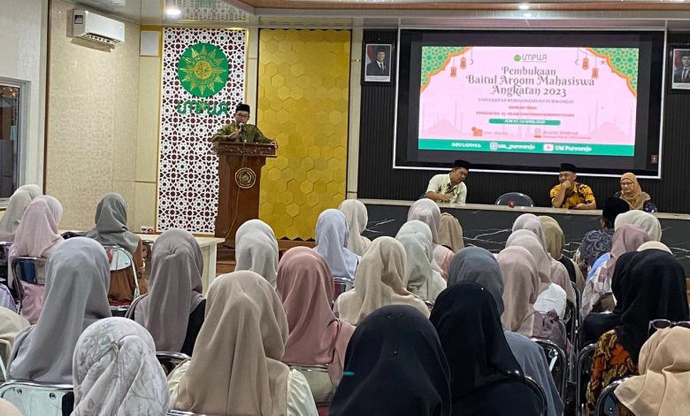 Rektor UMPWR membuka Baitul Arqam Mahasiswa Angkatan 2023 di Ruang Seminar Kampus Timur Universitas Muhammadiyah Purworejo.