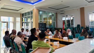 Anggota PHUM Temanggung mengikuti rapat koordinasi program kerja di Kantor PDM Temanggung.