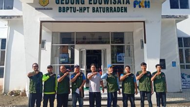 Peserta SEKAM Jawa Tengah Regional Banyumas Raya dari MPM Daerah Cilacap berfoto di depan Gedung Eduwisata BBPTU-HPT Baturraden, Banyumas.