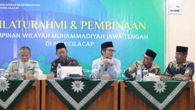 Pimpinan PWM Jawa Tengah dan PDM Cilacap mengikuti silaturahim dan pembinaan di Aula Soedirman Gedung PDM Cilacap.