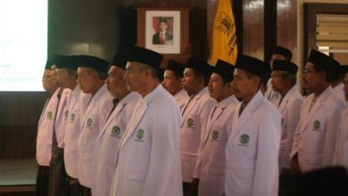 Pengurus MUI Kabupaten Pekalongan Masa Khidmah 2025–2030 mengikuti prosesi pengukuhan di Aula Setda Kabupaten Pekalongan.