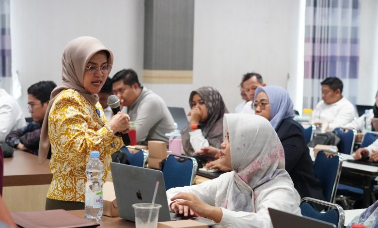 Prof. Dr. Ir. Aisyah Endah Palupi, M.Pd menyampaikan materi transformasi pendidikan tinggi dalam forum strategis UNIMUGO untuk penguatan daya saing global.