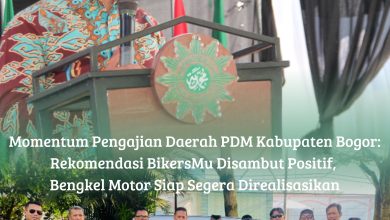 Ketua PDM Kabupaten Bogor H Ahmad Yani dan Ketua BikersMu Bogor Arif Rahman Hakim saat Pengajian Daerah.