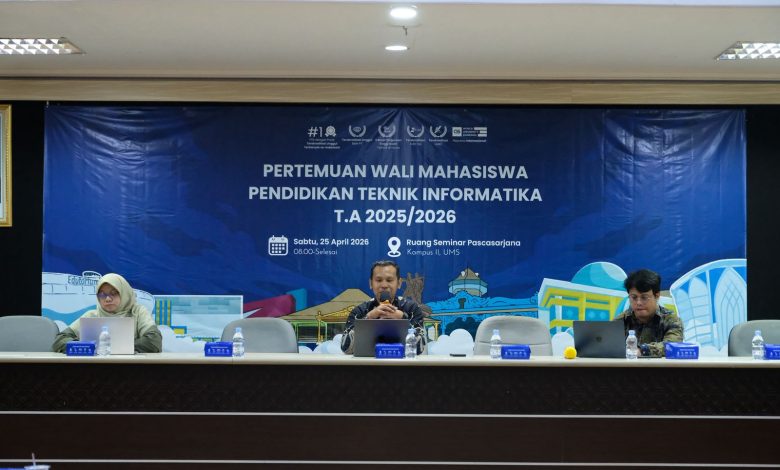 Suasana pertemuan antara dosen PTI UMS, mahasiswa angkatan 2019-2022, dan orang tua di Gedung Pascasarjana.