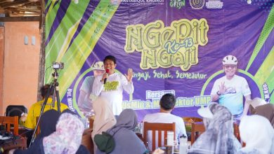 Rektor UMP Prof Dr Jebul Suroso memberikan sambutan dalam acara Ngepit Ngaji ke-13 kolaborasi Universitas Muhammadiyah Purwokerto dan Mahad Fastabiqul Khoirot.