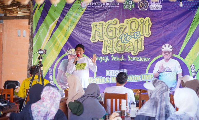 Rektor UMP Prof Dr Jebul Suroso memberikan sambutan dalam acara Ngepit Ngaji ke-13 kolaborasi Universitas Muhammadiyah Purwokerto dan Mahad Fastabiqul Khoirot.