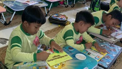 Siswa TK antusias mengikuti lomba mewarnai dalam acara Fun and Creative di SD Muhammadiyah Sragen untuk mengasah kreativitas sejak dini.