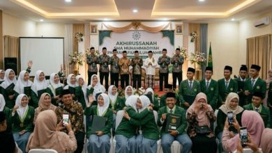 Suasana khidmat wisuda Akhirussanah lulusan SMA Muhammadiyah PK Manafiul Ulum Sambi di RM SFA Colomadu Boyolali.