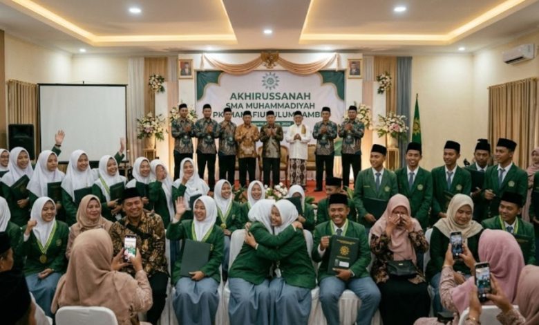 Suasana khidmat wisuda Akhirussanah lulusan SMA Muhammadiyah PK Manafiul Ulum Sambi di RM SFA Colomadu Boyolali.