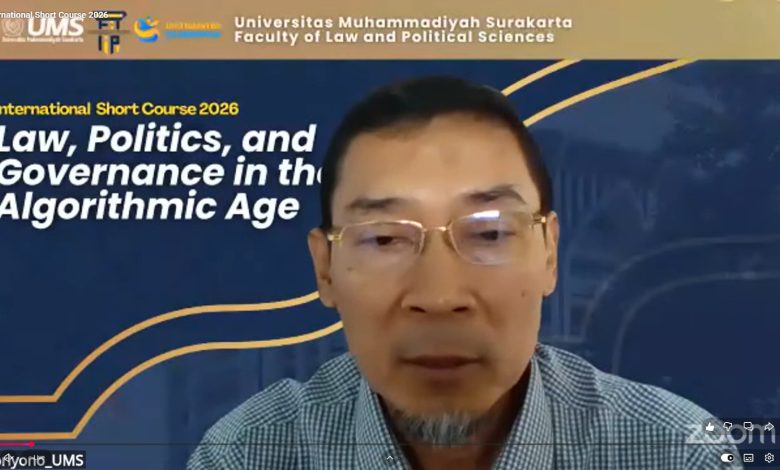 Prof. Supriyono, Wakil Rektor V UMS, saat memberikan sambutan daring dalam International Short Course 2026 mengenai hukum, politik, dan dampak AI terhadap HAM.