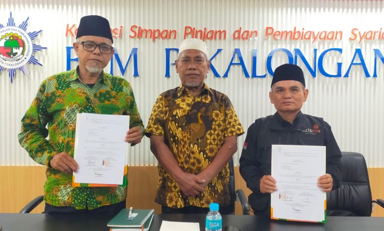 Penandatanganan MoU DAM Haji Muhammadiyah antara KBIHU Miftahul Ulum dan Lazismu Pekalongan di kantor BTM Pekalongan.