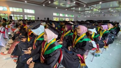 Deretan wisudawati Universitas Muhammadiyah Purworejo dengan samir cumlaude pada prosesi Wisuda UMPWR 2026.