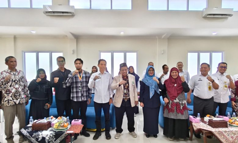 Jajaran pimpinan UMPP dan perwakilan BPN Jawa Tengah berpose bersama setelah acara penandatanganan kerja sama strategis.