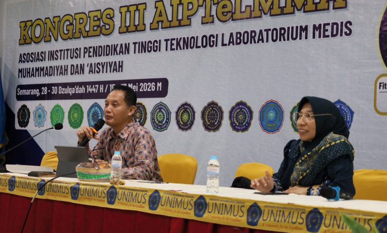 Narasumber saat menyampaikan materi dalam Kongres III Nasional AIPTeLMMA di kampus Universitas Muhammadiyah Semarang UNIMUS.
