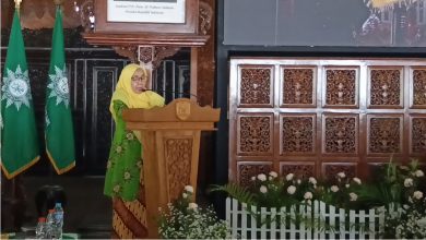 Ketua PWA Jawa Tengah Eny Winaryati saat memberikan sambutan pada puncak perayaan Milad Aisyiyah ke-109 di Pendopo Kabupaten Jepara