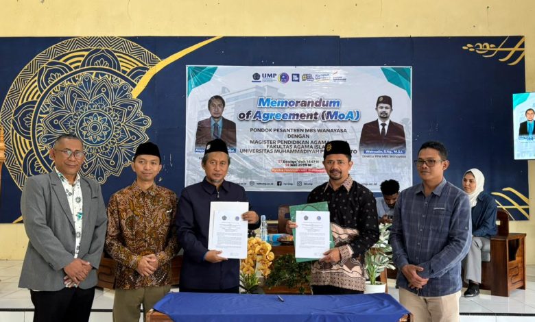 Jajaran panitia dan pimpinan berfoto bersama di atas panggung saat pembukaan turnamen 1st Muhammadiyah Games 2026 cabang olahraga tenis meja.