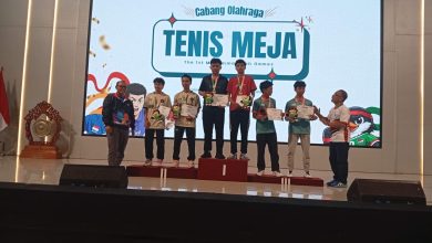 Serah terima mobil operasional Sampahmu Infaqmu dari Lazismu Jepara dalam rangka Milad Aisyiyah ke-109 bersama pengurus IGABA.