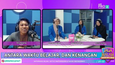 Tiga mahasiswi PAI UMP menjadi narasumber program Apresiasi Seni dan Sastra di studio RRI Pro 2 Purwokerto untuk membedah buku karya mereka.