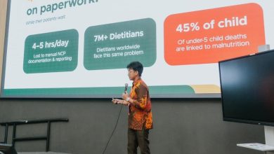 Saminur Fauzan lulusan UMS saat mempresentasikan startup NutriAI Pro di panggung Hult Prize 2026 Malaysia.