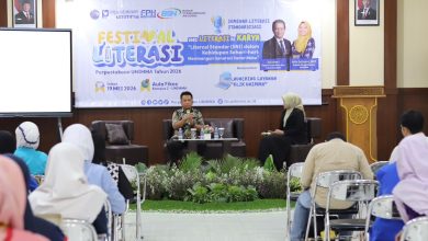Seminar Festival Literasi UNIMMA 2026 menghadirkan narasumber di panggung Aula Fikes Kampus 2 Universitas Muhammadiyah Magelang.