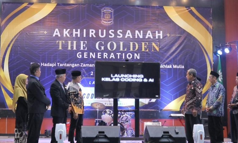 Prosesi peluncuran kelas peminatan Coding dan AI di acara Akhirussanah SMP Mutu Plus Cilacap.