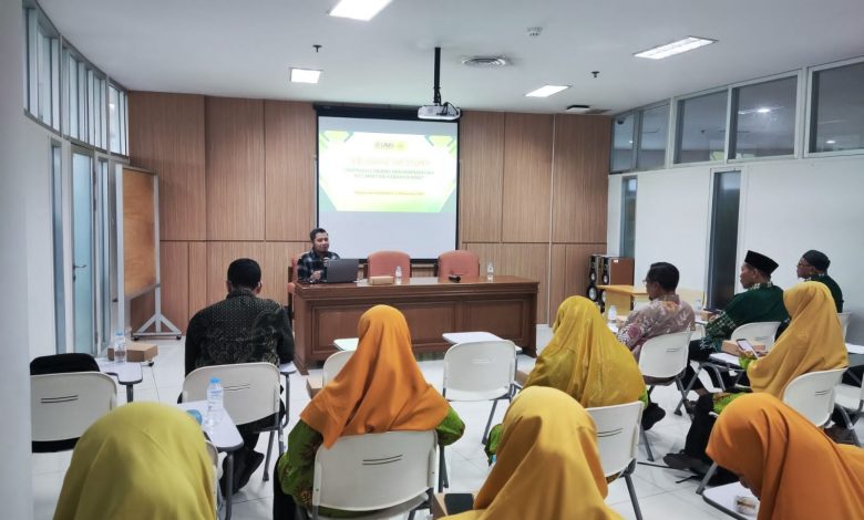 Suasana pelatihan digitalisasi organisasi Muhammadiyah Kebakkramat bersama UMS