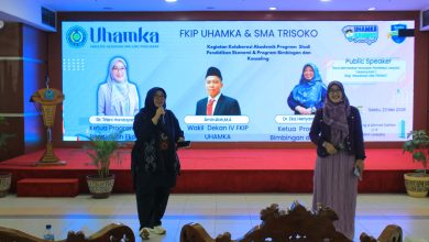 Dosen FKIP UHAMKA saat memberikan materi edukasi cegah salah pilih jurusan kuliah di hadapan siswa SMA Trisoko Jakarta