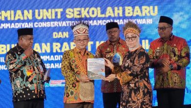 Menteri Pendidikan Dasar dan Menengah RI, Prof. Dr. Abdul Mu’ti, M.Ed., menghadiri peresmian SMA Muhammadiyah Conservation (SMAMCO) Manokwari pada Kamis (28/5/2026), yang menjadi tonggak baru pendidikan konservasi Indonesia.